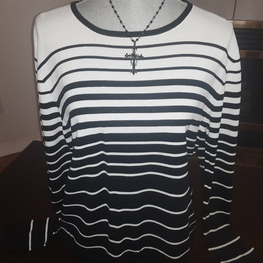 Draper's & Dannon's lt. weight sweater Sz L